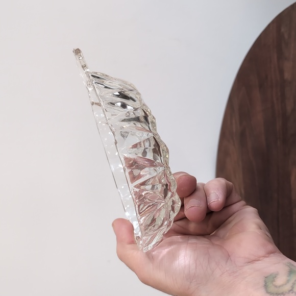 Small Glass Pinnapple Dish - Picture 5 of 6